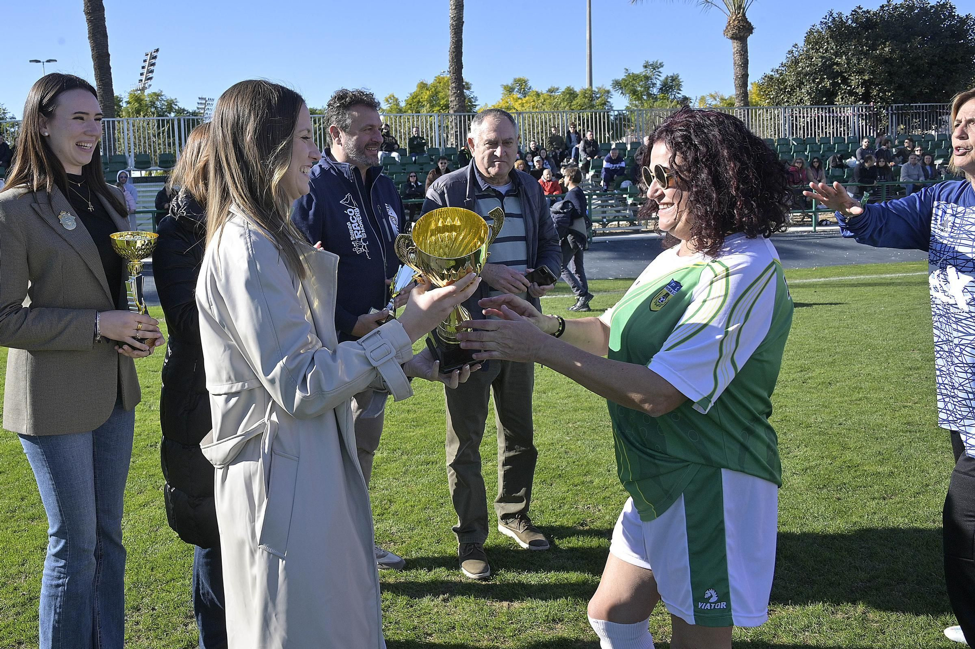 Partido de futbol benefico populares informadores