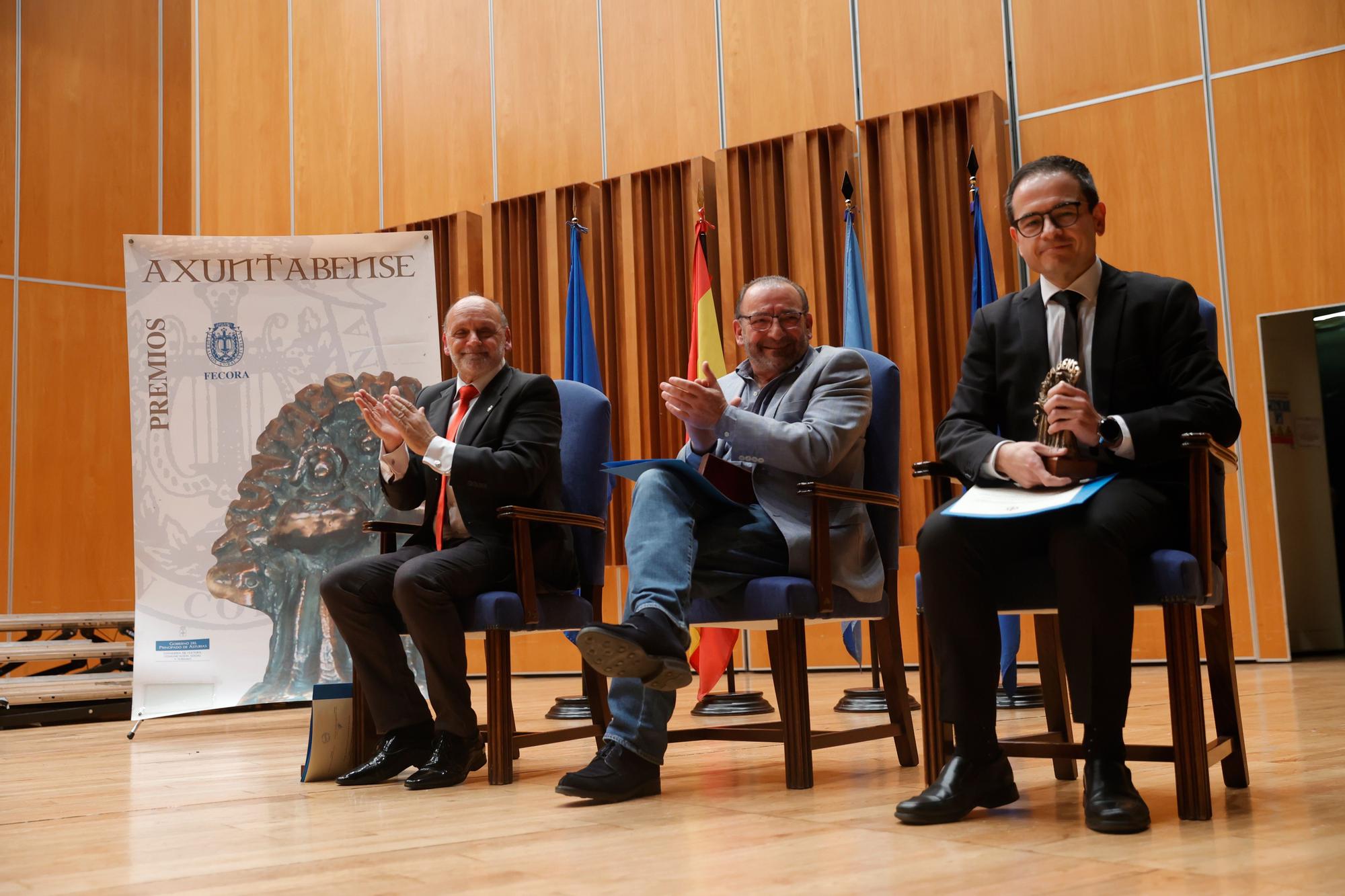 Entrega de los premios "Axuntábense".