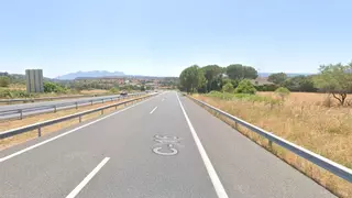 Un incendi de vegetació obliga a tallar la C-16 a Sant Fruitós de Bages
