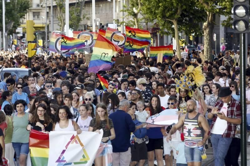 Fotogalería de la manifestación por el día del Orgullo Gay en Zaragoza