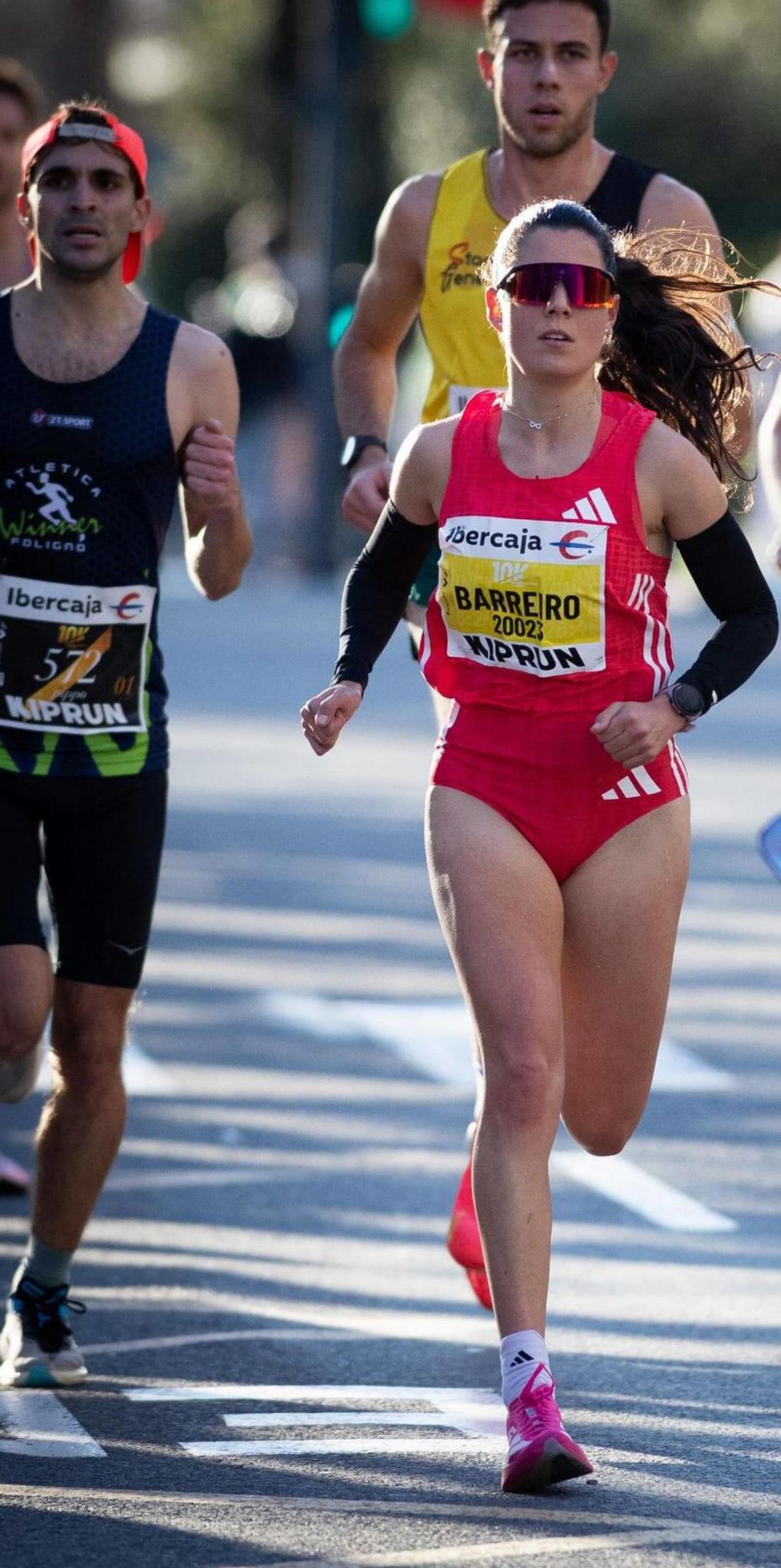 Isabel Barreiro, corriendo por las calles de Valencia.