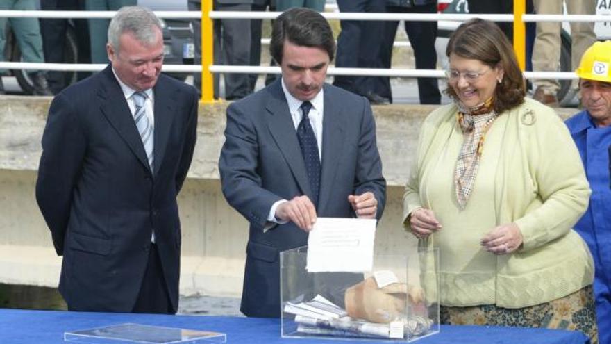 José María Aznar colocó en el año 2003 en Archena la primera piedra de las obras del trasvase del Ebro, que nunca llegaron a realizarse