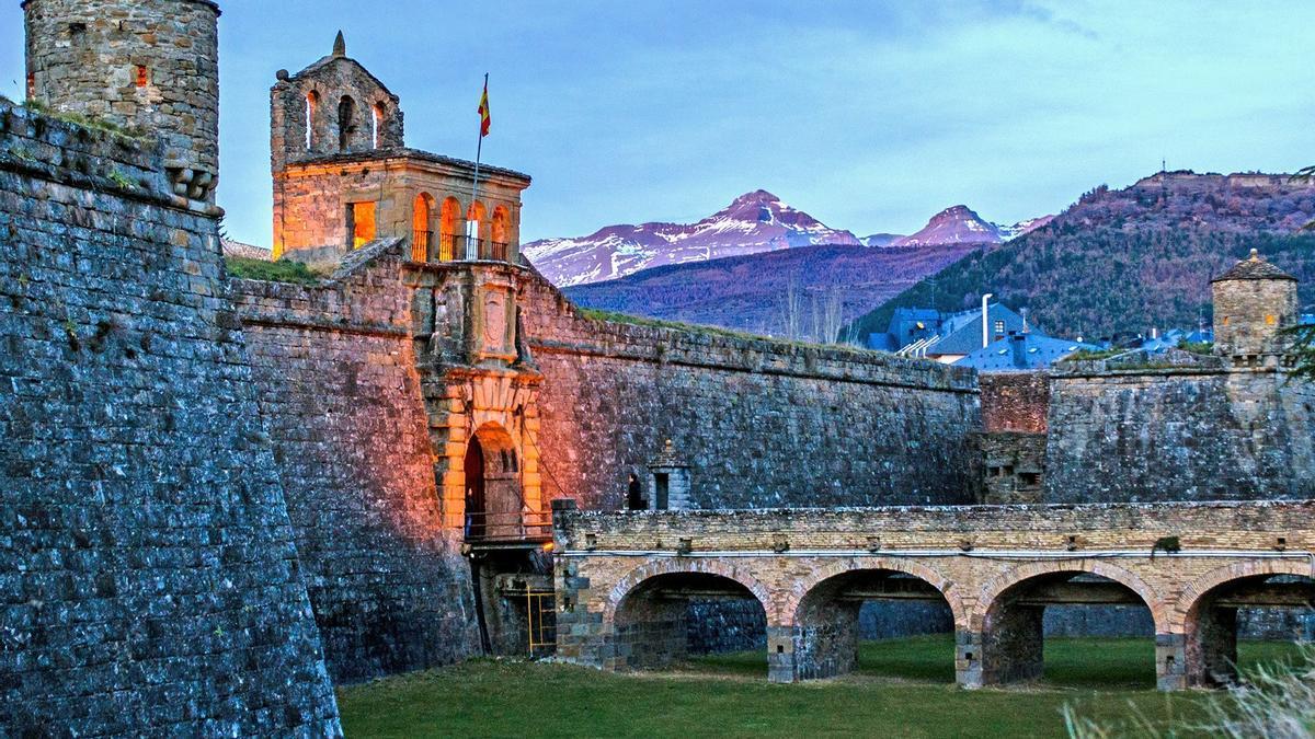 La Ciudadela de Jaca ofrece visitas guiadas y talleres para todas las edades.