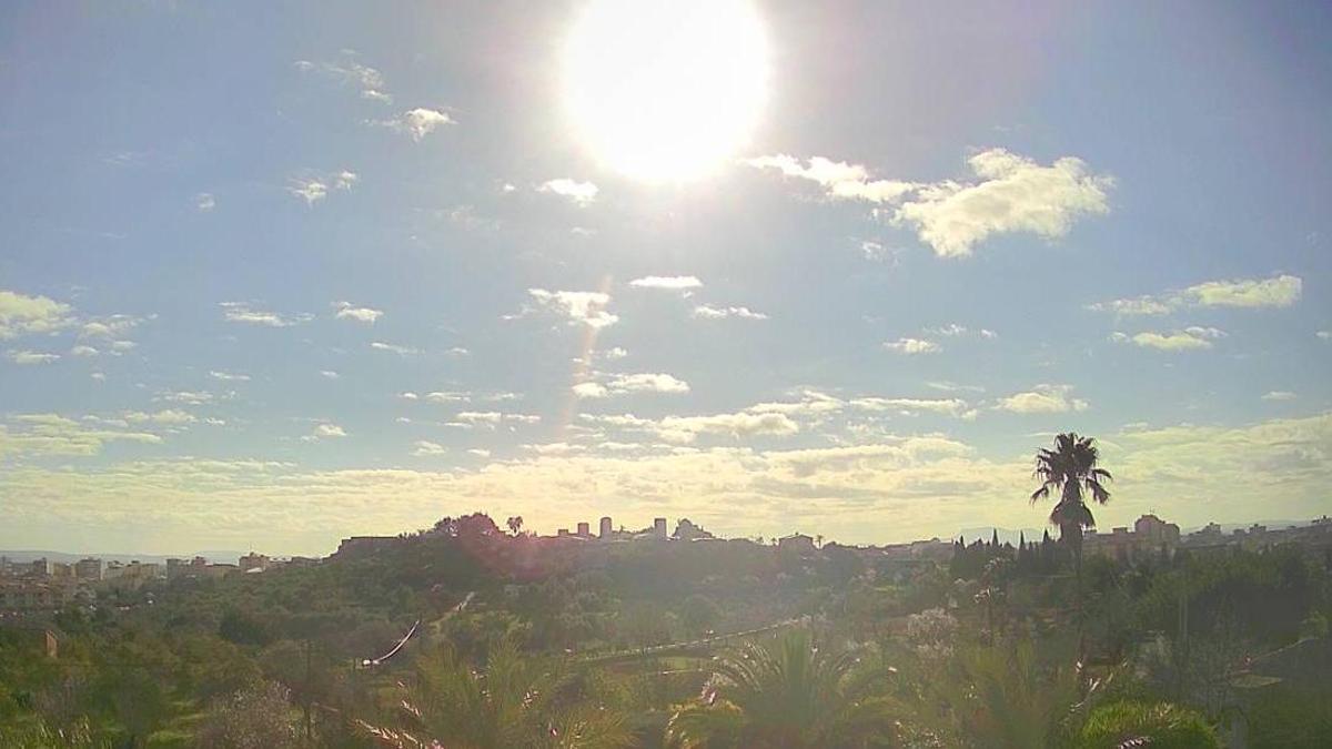 Lassen Sie sich durch die Sonne nicht täuschen: Auf Mallorca wird es auch kalt.