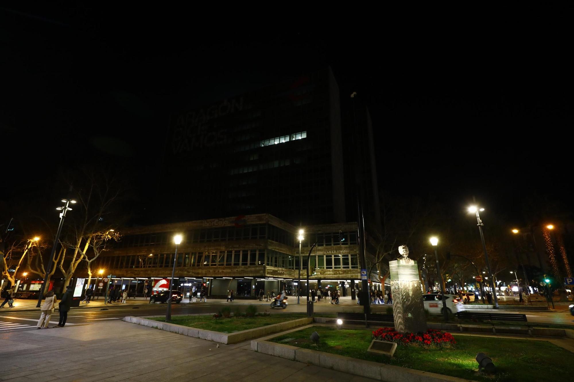 En imágenes | La Hora del Planeta, en Zaragoza.