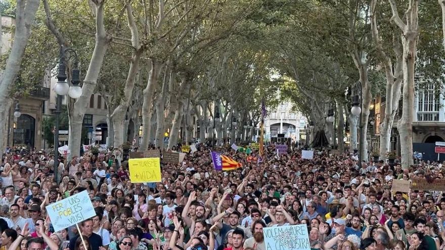 Entidades se reúnen en Palma para que la manifestación para pedir límites al turismo sea &quot;lo más masiva posible&quot;