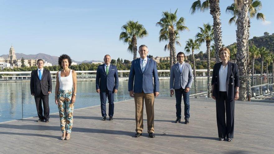 El presidente provincial, José Enrique Lara, junto al resto de miembros de su candidatura.