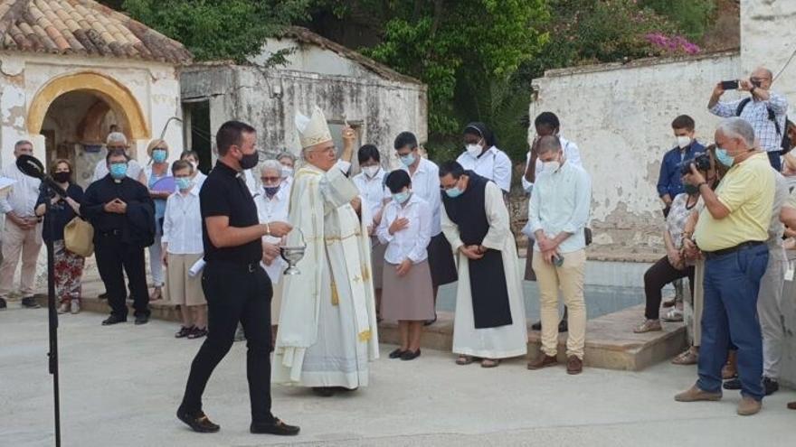 El obispo inaugura y bendice la nueva residencia &#039;San Gabriel&#039; para personas que después de cumplir condenas de cárcel quieran rehacer su vida.