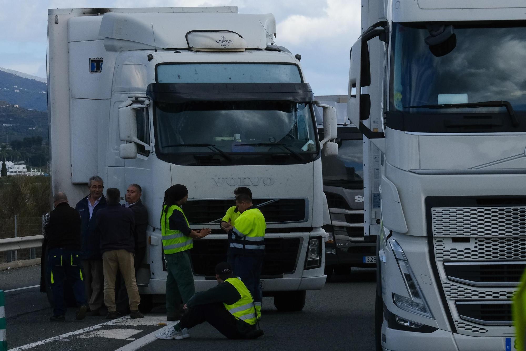 Cortes de carretera de los agricultores en la provincia de Málaga