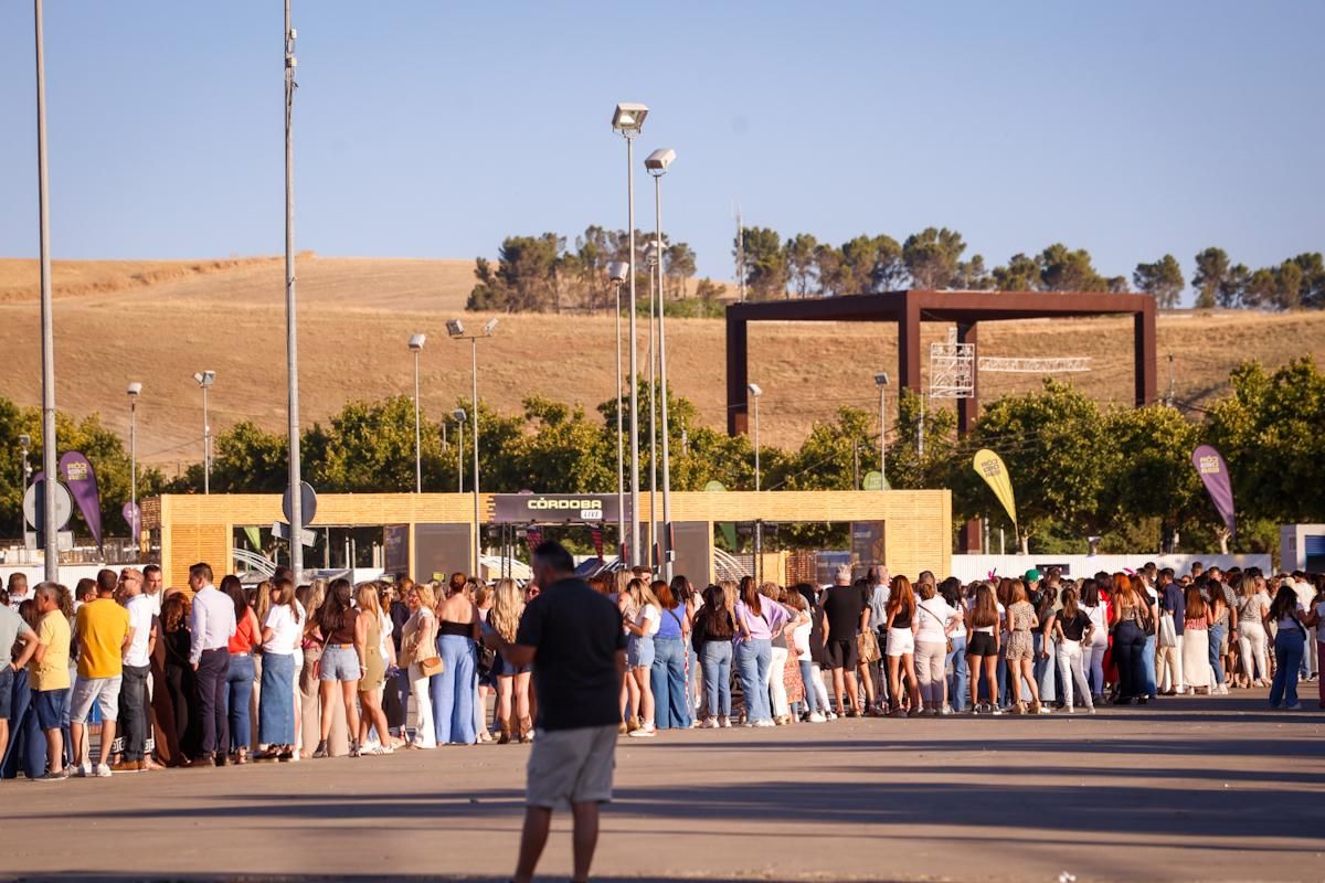 El concierto de Manuel Carrasco congrega a miles de fans en El Arenal