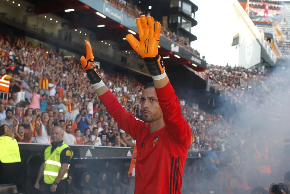 Todas las imágenes de la presentación del Valencia 2016/17