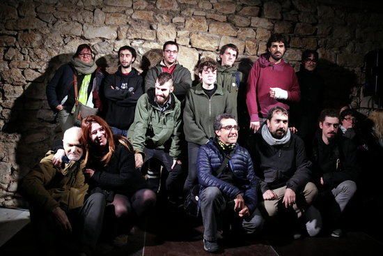 Concentració contra les detencions d'activistes pels talls de les vies de l'AVE en l'anviersari de l'1-O