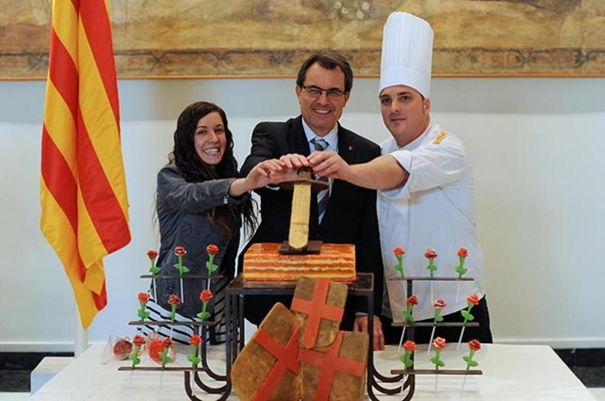 El president de la Generalitat, Artur Mas, en una trobada amb els gremis de forners i pastissers, en el marc de la diada de Sant Jordi.