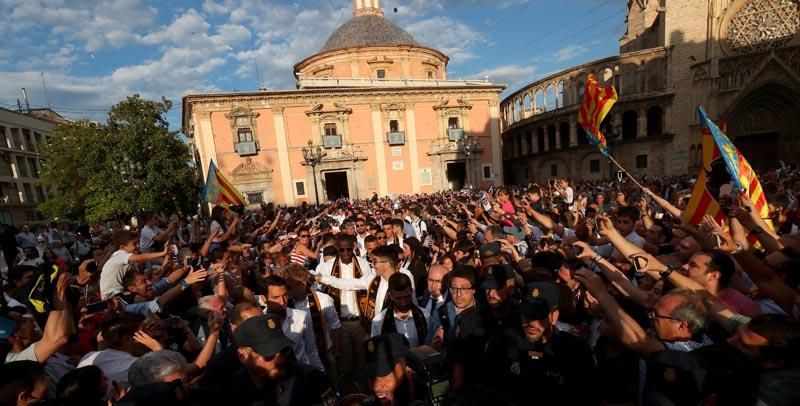 Así han sido las celebraciones del Valencia CF en la Basílica, Generalitat y ayuntamiento