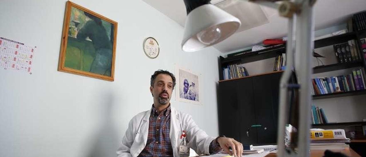 David Pérez, jefe del servicio de Pediatría, en una imagen de archivo.