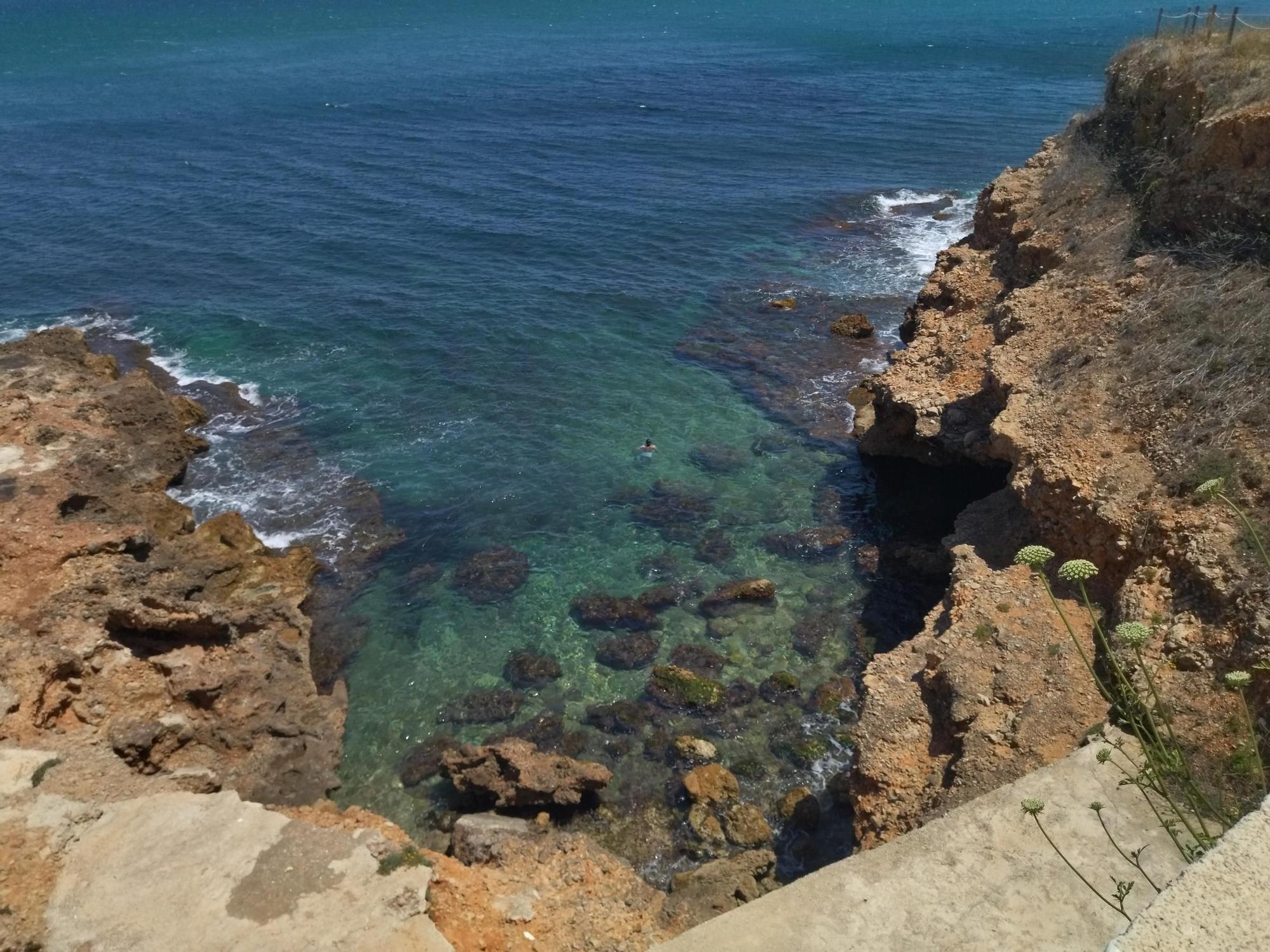 En busca de la esencia de les Rotes: un paseo por el litoral de roca de Dénia (imágenes)