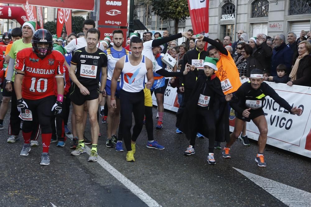 Cerca de 6.000 corredores toman la salida de la Alameda unas horas antes de la Nochevieja