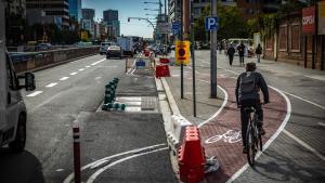 Modificación del carril bici a la altura del número 165 de la Gran Via de les Corts Catalanes, en Barcelona