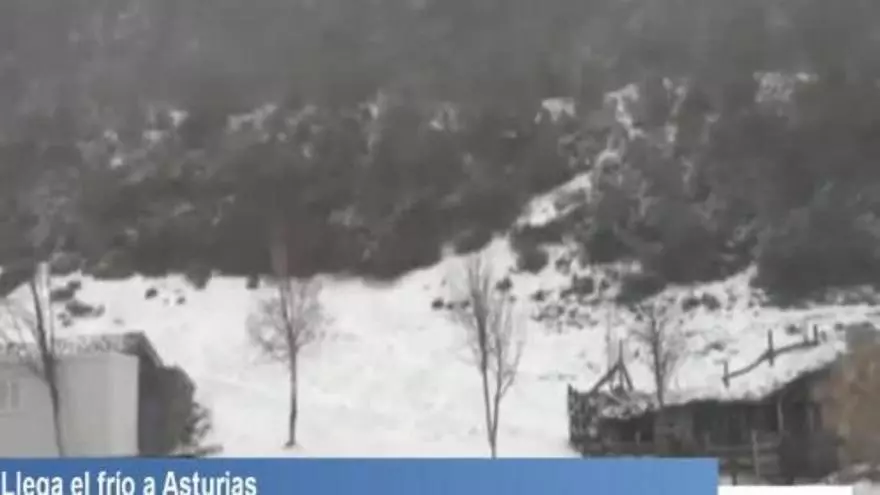 Cae la nieve en Fuentes de Invierno