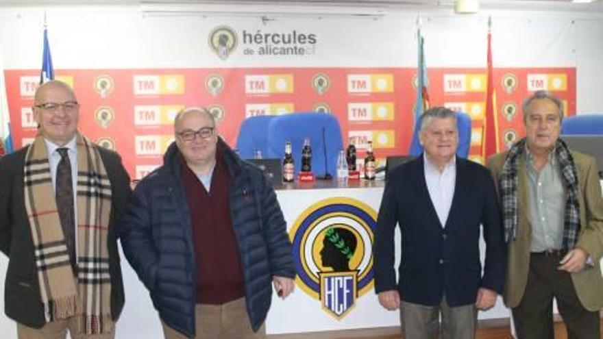 Los integrantes del nuevo consejo del Hércules: Miguel Ángel González, Juan Carlos Ramírez, Valentín Botella y José León.