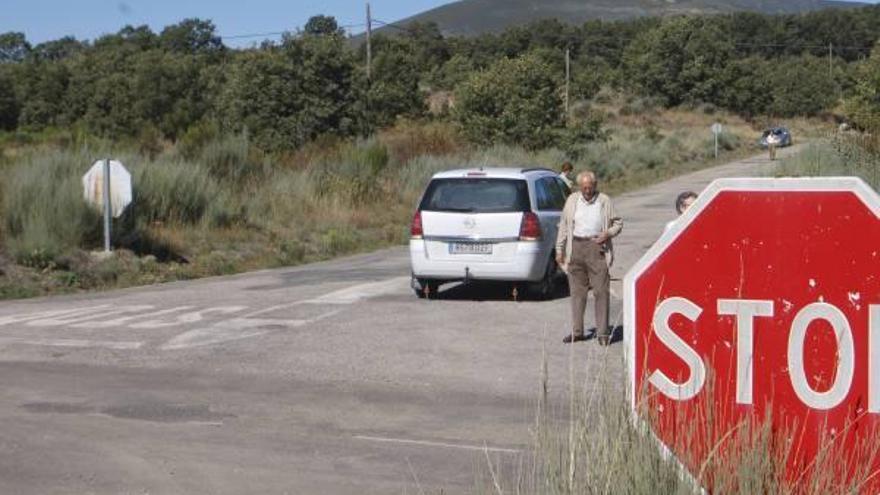 Carretera que comunica con La Alcobilla.