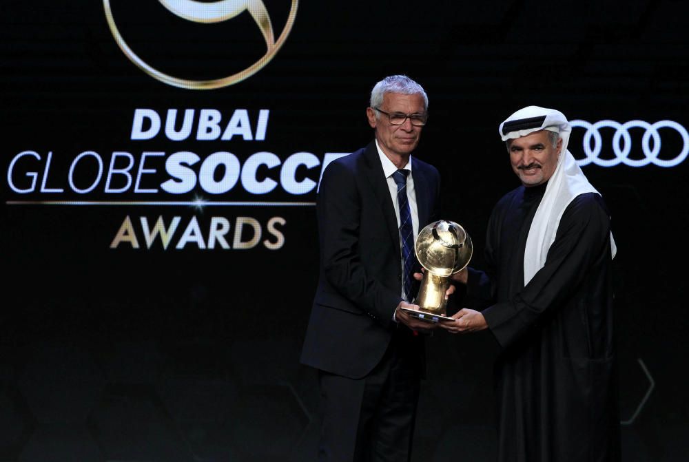 Hector Cuper receives the Best Arab National ...