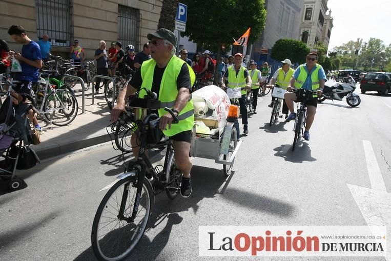 Concentración por la seguridad de los ciclistas