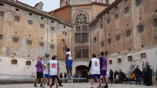 Baloncesto, un "escape mental" para los presos de las cárceles