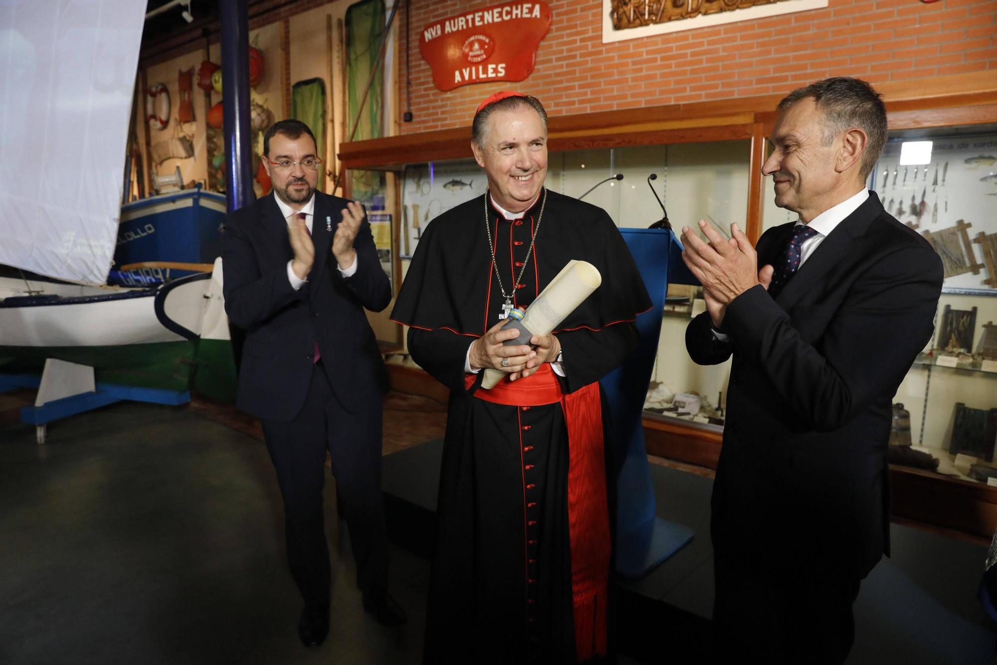 El cardenal Ángel  Fernández Artime recibe el título de Hijo Predilecto de Asturias en Luanco (Gozón)