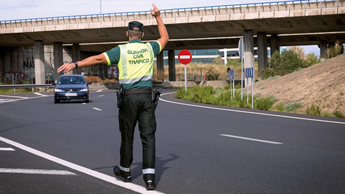 Multas de tráfico esta Semana Santa 2025: la Guardia Civil hará controles estas vacaciones.