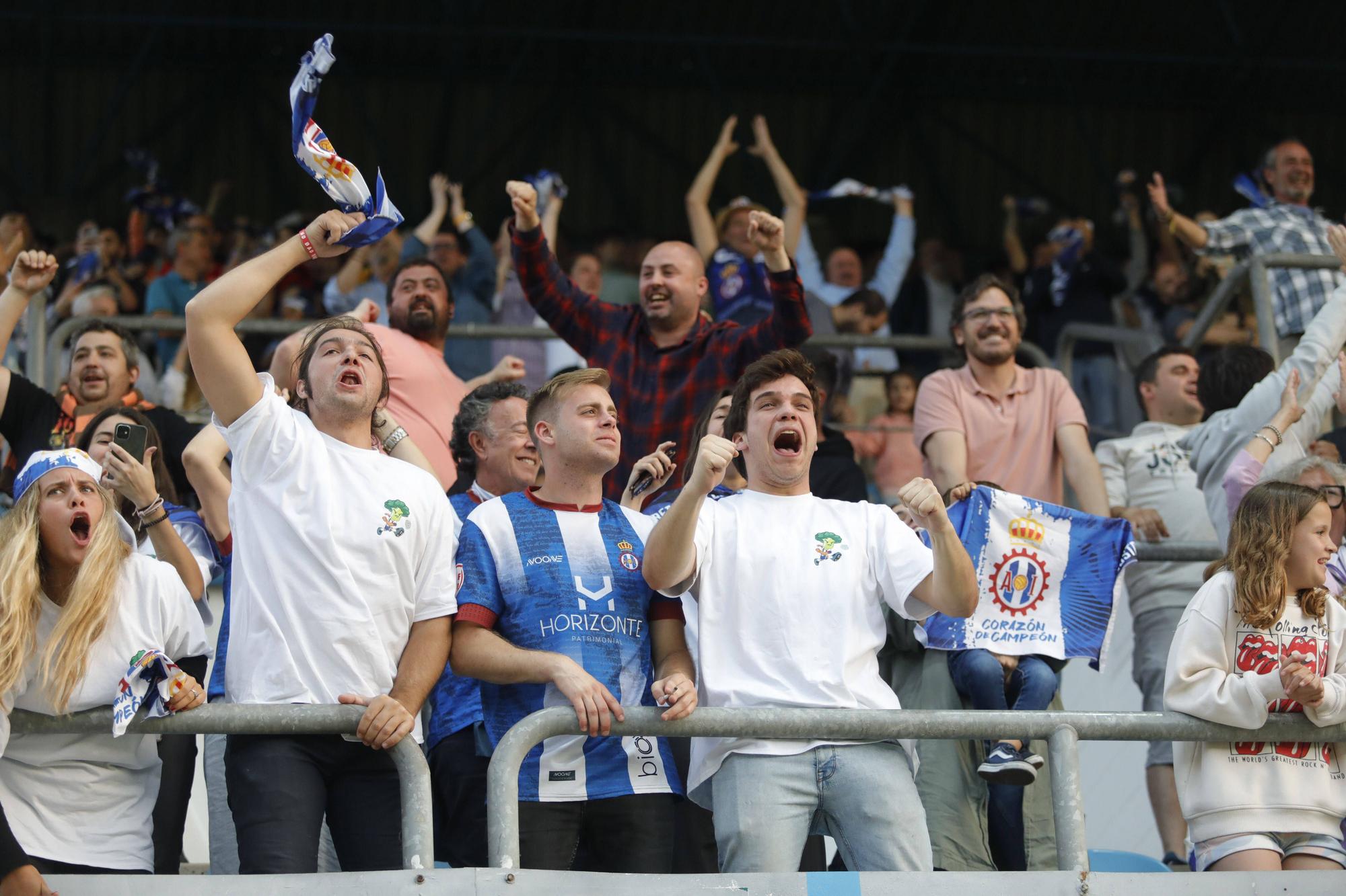 Las mejores imágenes del éxito del Avilés: los blanquiazules ganan 3-0 al Gérnika con la afición volcada