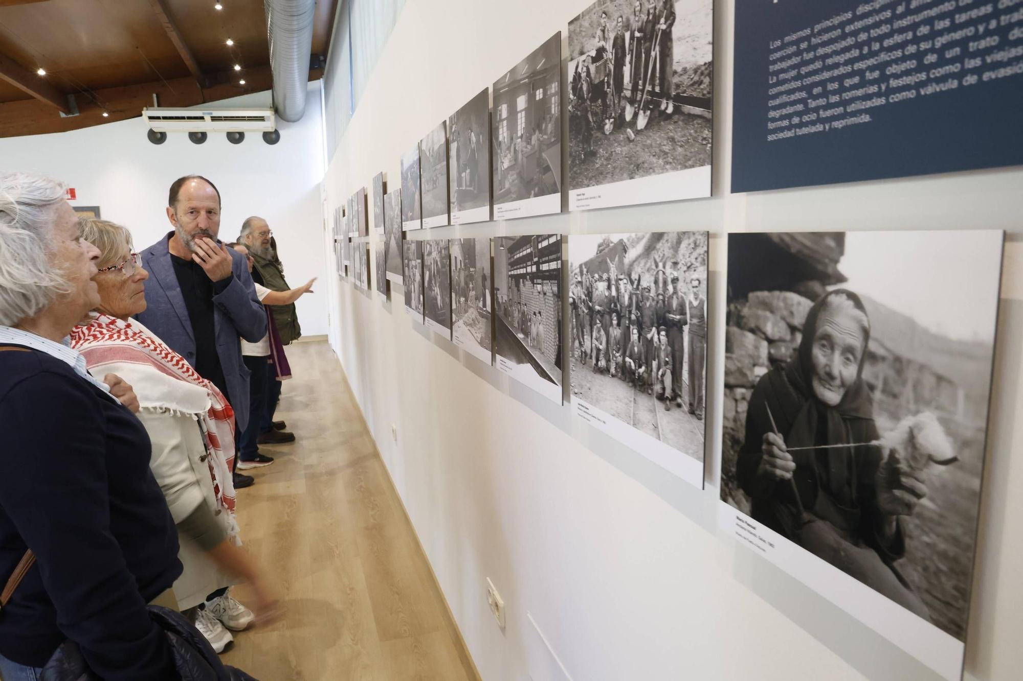 Así fue la inauguración de “Lo que queda de entonces”, una memoria fotográfica a la Asturias franquista
