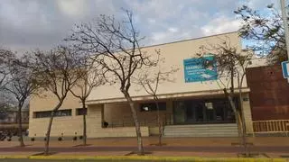 Cierre de la Escuela Oficial de Idiomas de Xàbia: "Muchos no podemos ir a Dénia; nos obligan a dejar los estudios"