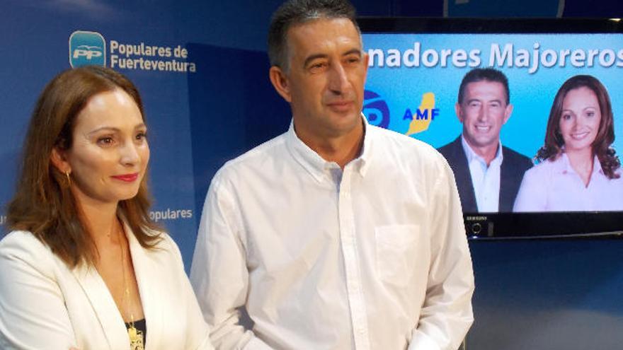 Sandra Domínguez y Claudio Gutiérrez, ayer en el acto de presentación.