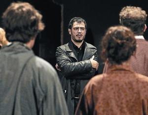 Oriol Broggi integra cine i teatre a la inusual Hamlet Aribau