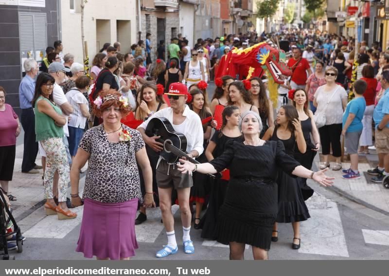 Las calles del Grao se llenan de fiesta