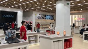 Imagen de la tienda de Aliexpress en el Finestrelles Shopping Centre, de Esplugues de Llobregat (Barcelona).