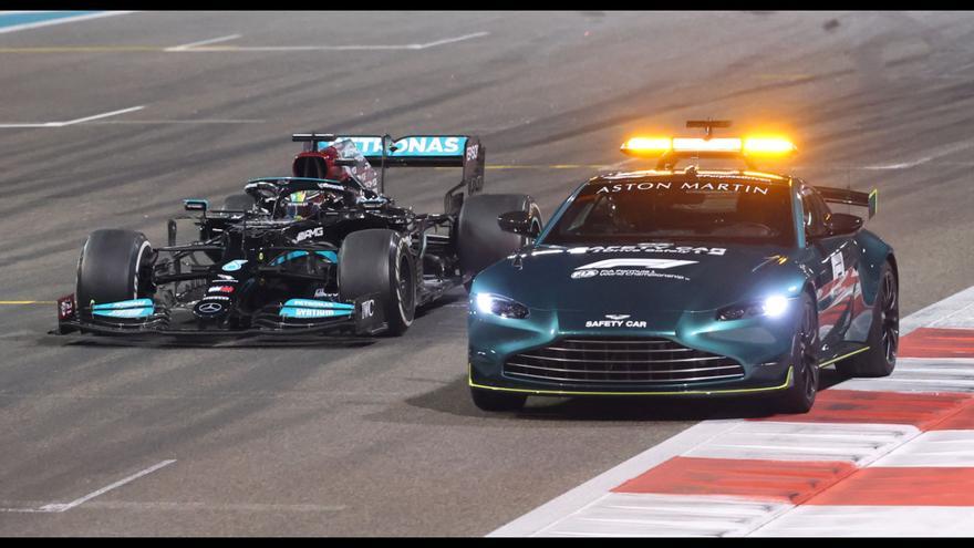 ¿Se puede adelantar detrás del Safety Car en F1?