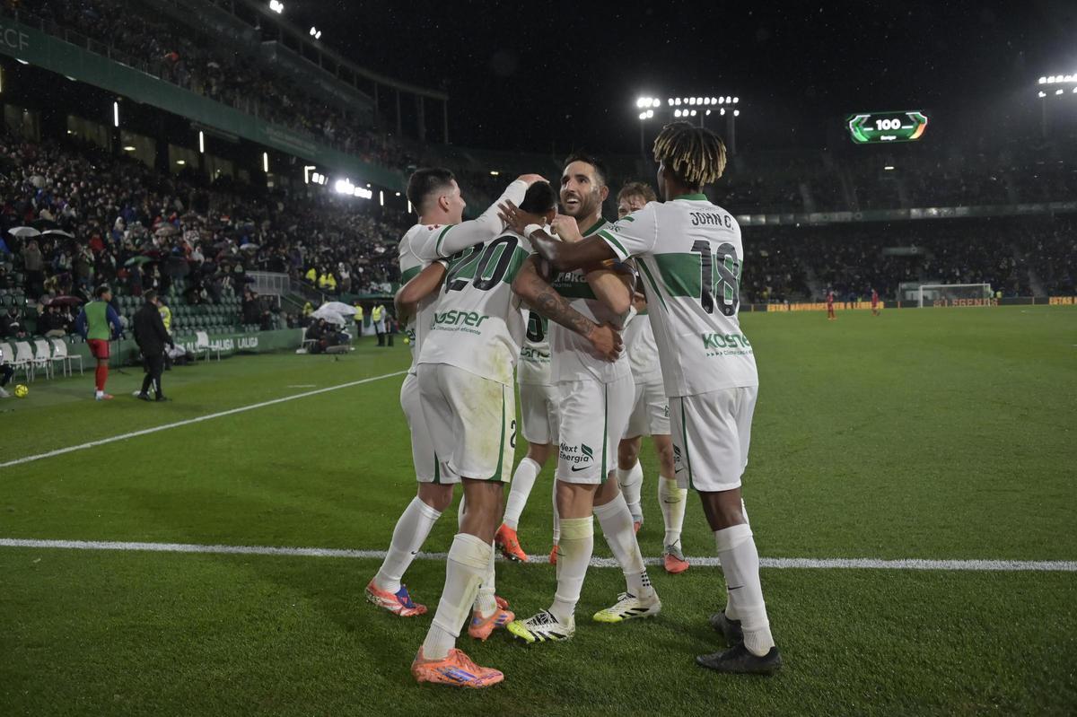 Elche CF - Rayo Vallecano: el último partido del 2025 de los franjiverdes, en imágenes