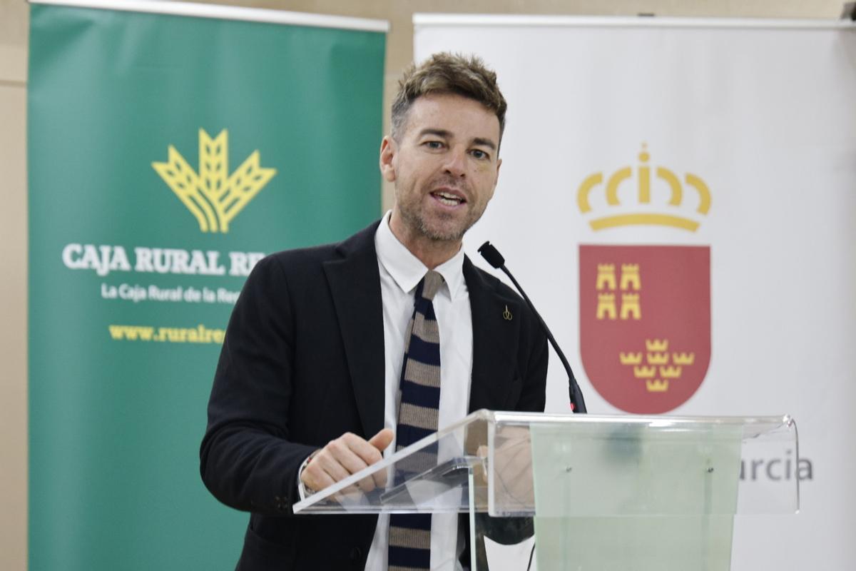 El director general de Deportes, Fran Sánchez, durante la presentación del Triatlón de Fuente Álamo