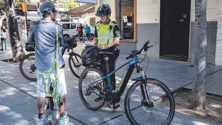 La Policía Local de Palma ha multado este año a 2.582 usuarios de patinetes eléctricos