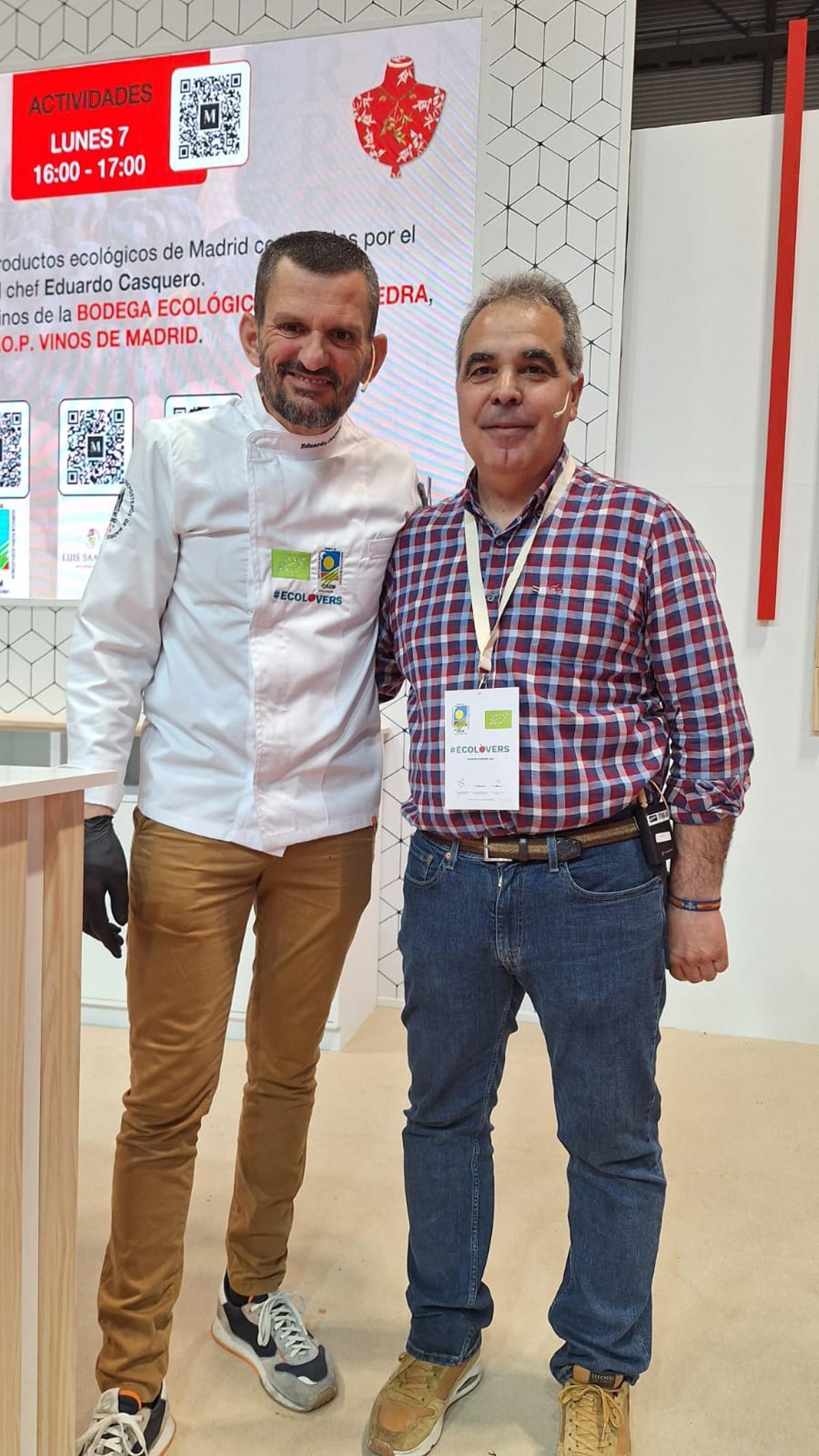 Luis Saavedra, perteneciente a la D.O.P. Vinos de Madrid y el chef Eduardo Casquero, presidente de la asociación de cocineros y reposteros de Madrid (Acyre).