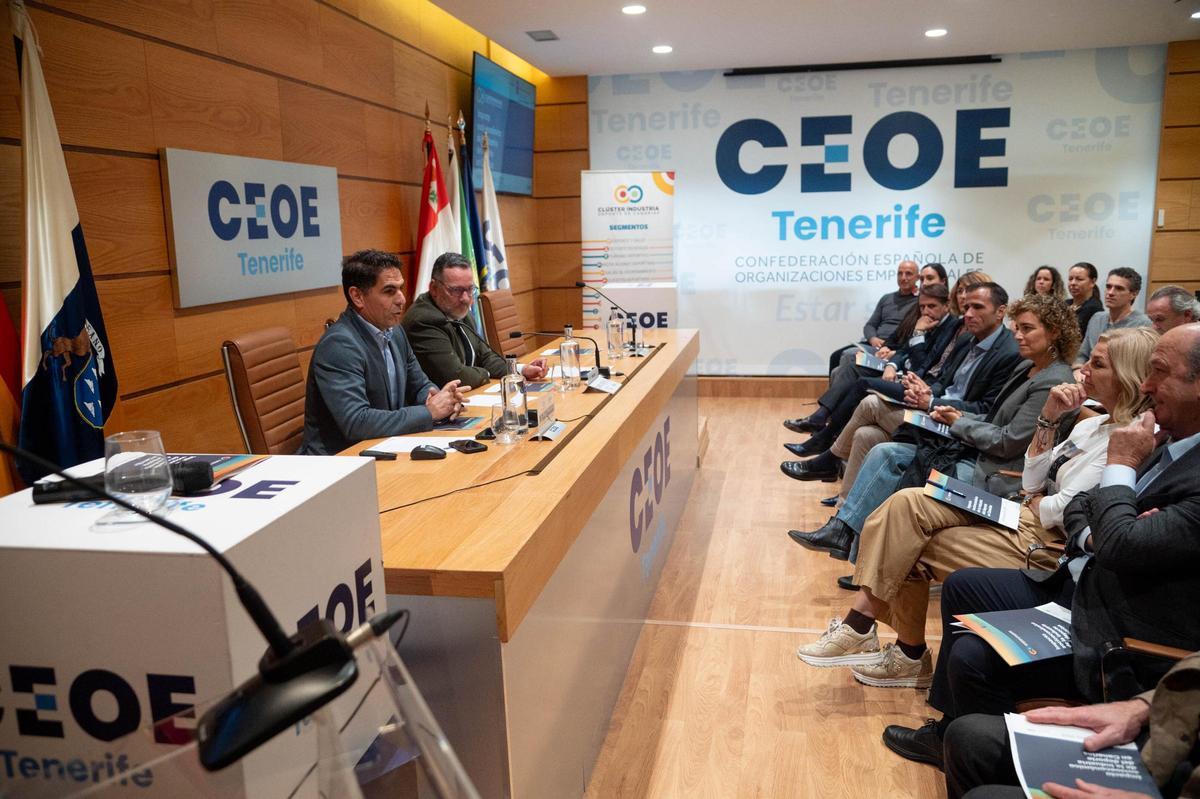 Panorámica del acto de presentación del informe por parte de Cideca.