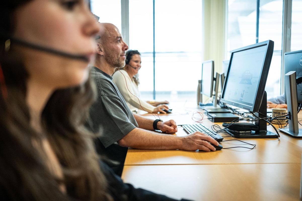 Visita al departamento de atención telefónica de Santa Cruz Visita al departamento de atención telefónica de Santa Cruz