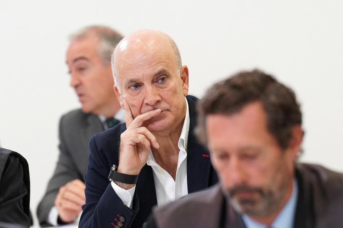 El exdirector de Seguridad de ADIF, Andrés Cortabitarte, en el juicio por el accidente del Alvia