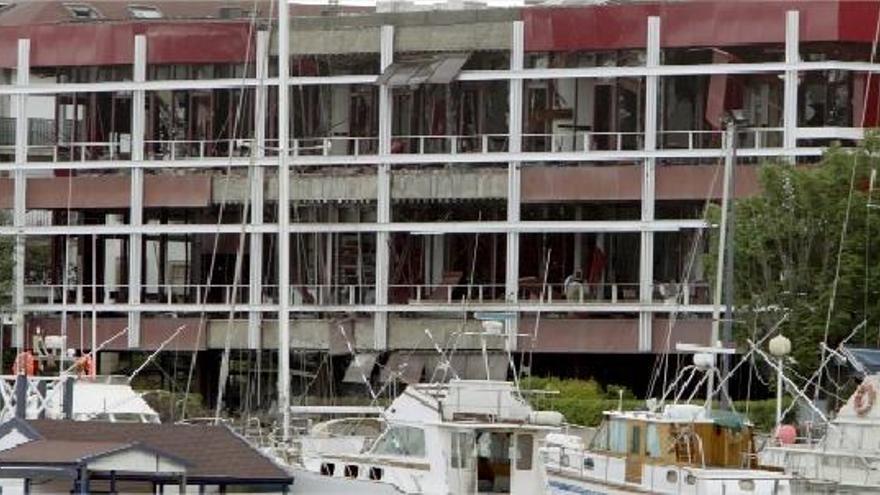 daños en el edificio. Fachada del Real Club Marítimo del Abra en Getxo que ha sufrido importantes daños.