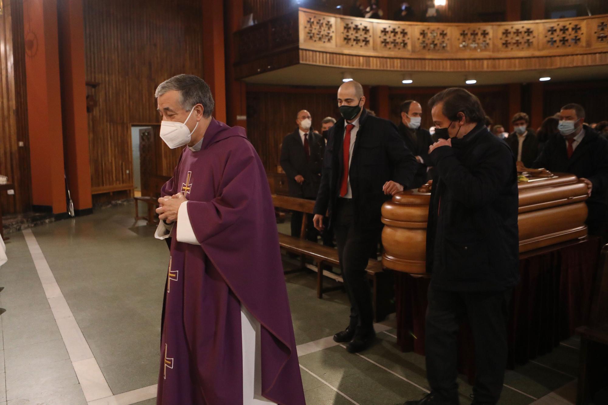 En imágenes: Funeral por Ingeborg Reiber, histórica tesorera y presidenta de Nuevo Futuro y viuda de Carlos Tartiere