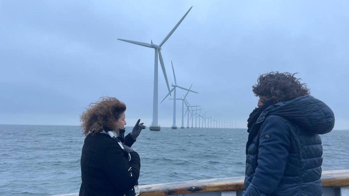 La consellera Jordà, a Dinamarca, on ha visitat un parc eòlic marí