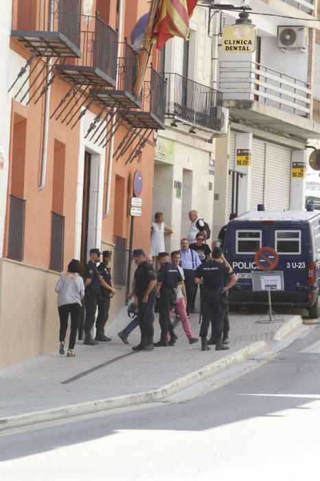 Registro en el Ayto. de Ontinyent tras la dentención de su alcalde, Jorge Rodríguez