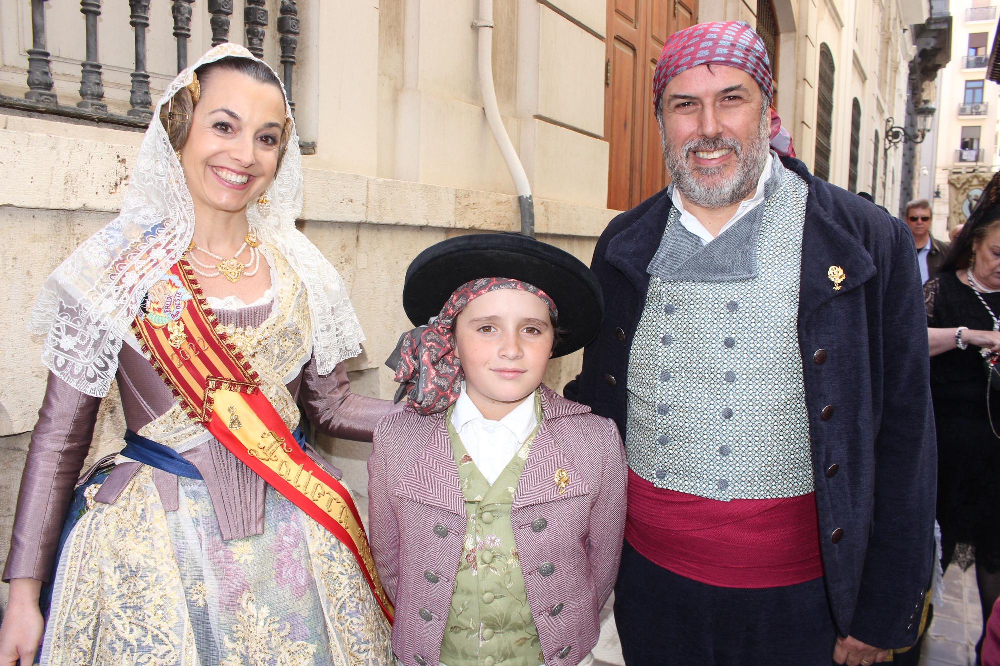 El desfile de falleras mayores en la Ofrenda a San Vicente Ferrer